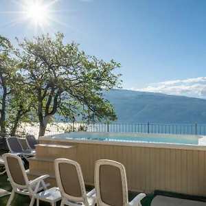 Piccola Meraviglia Sul Garda Muslone